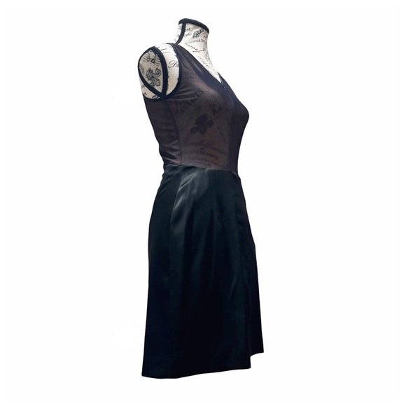 Women’s Vintage Sheath Cocktail Dress with Halter Neckline. Black. Size 4 - Picture 4 of 11